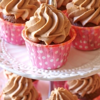 Chokladcupcakes med chokladfluff